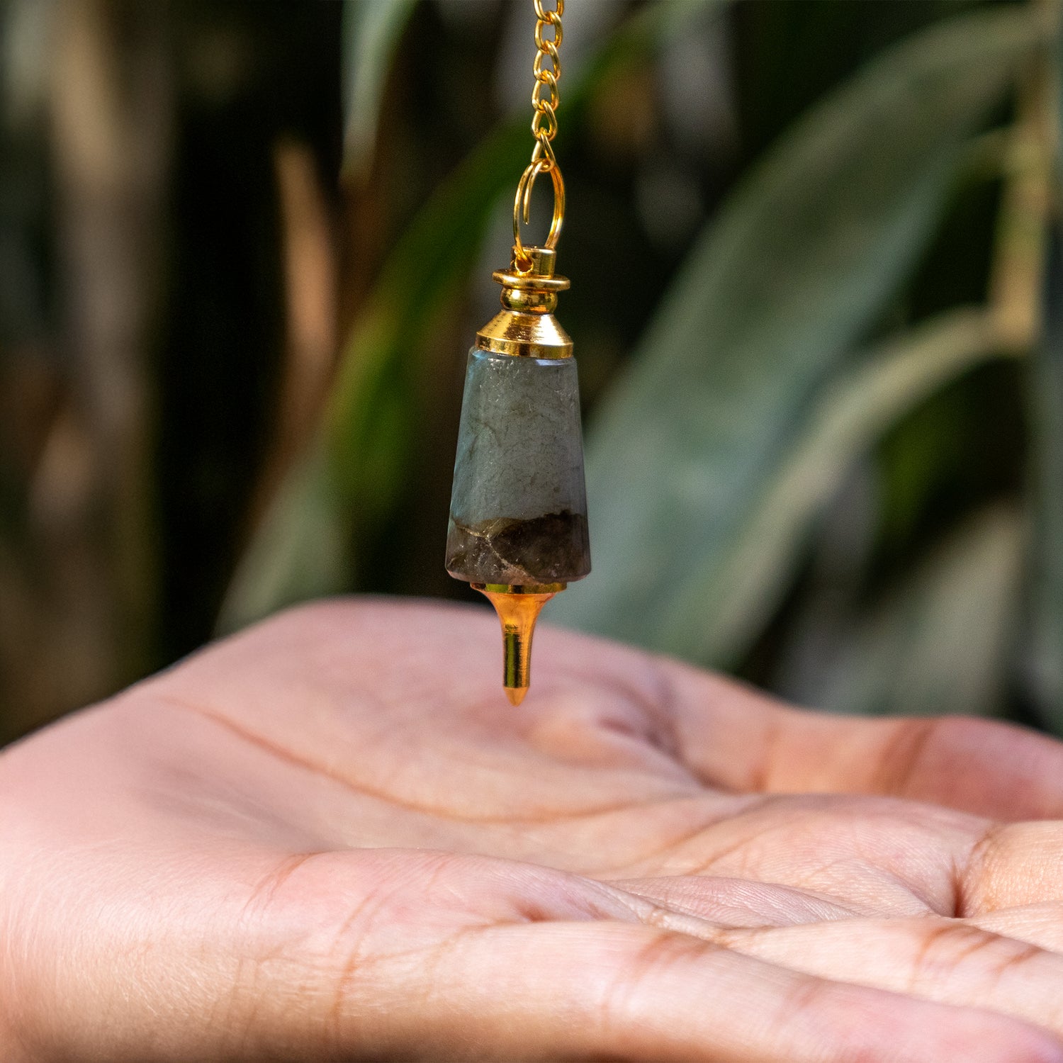 Labradorite Pendulum - Abhimantrit