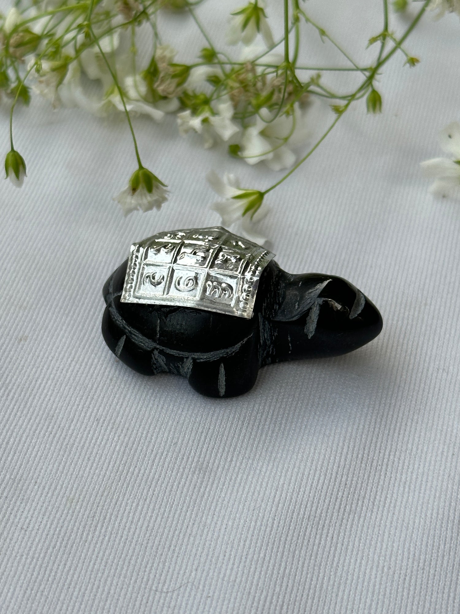 Black Tourmaline Tourtoise With Pandraiya Yantra - Abhimantrit