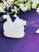 White Agate Nandi (4cm) - Abhimantrit