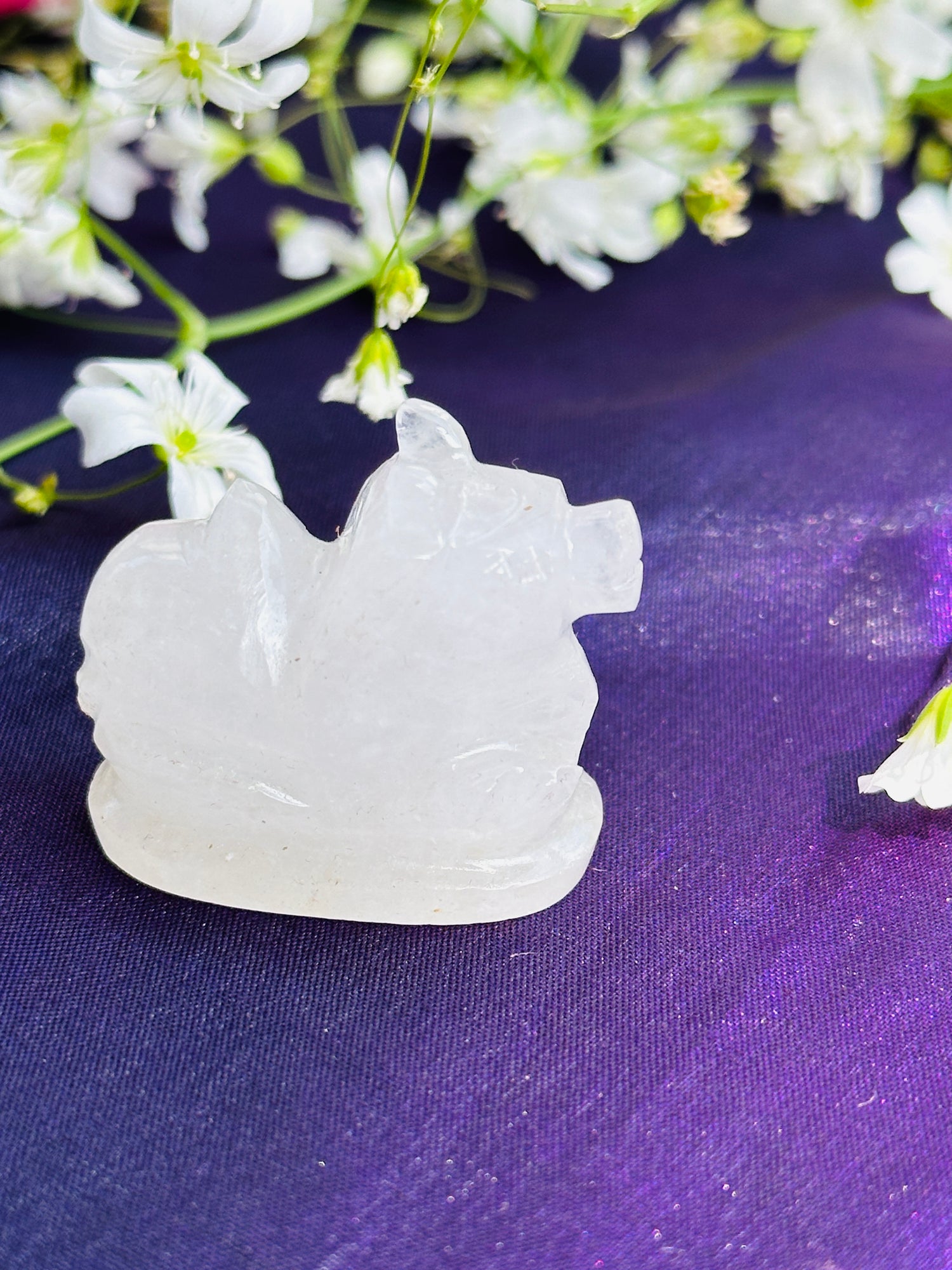 White Agate Nandi (4cm) - Abhimantrit