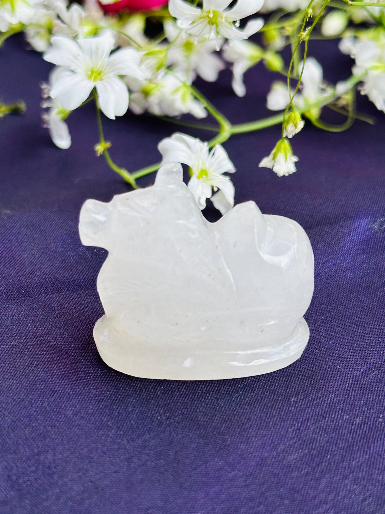 White Agate Nandi (4cm) - Abhimantrit