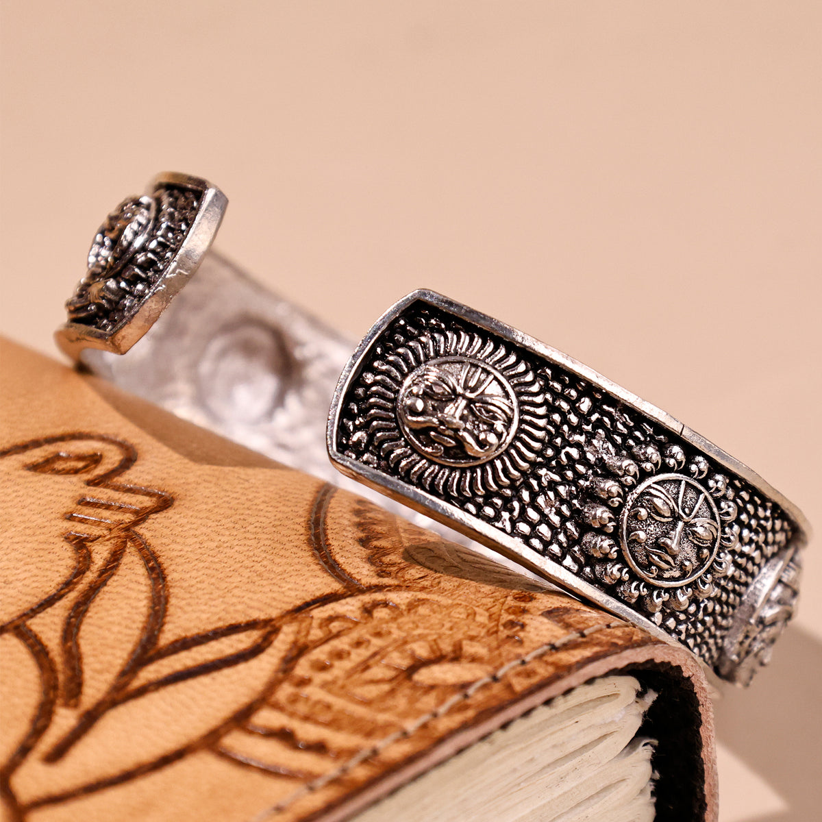 Nav Grah Kada (Silver Oxidize)