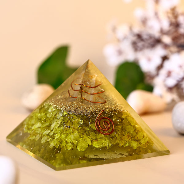 Peridot Pyramid - Abhimantrit