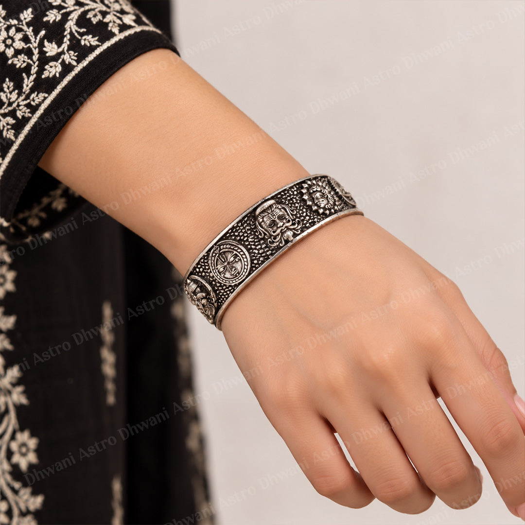 Nav Grah Kada Silver Oxidized Abhimantrit