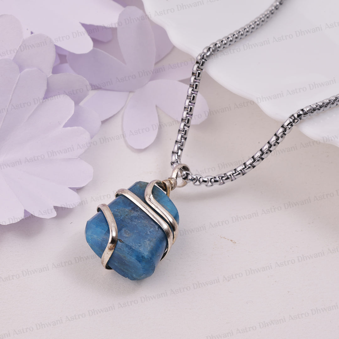Apatite Wrapping Pendant - Abhimantrit