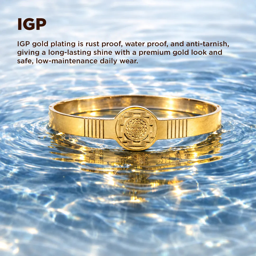 Gold bracelet with IGP gold plating in water