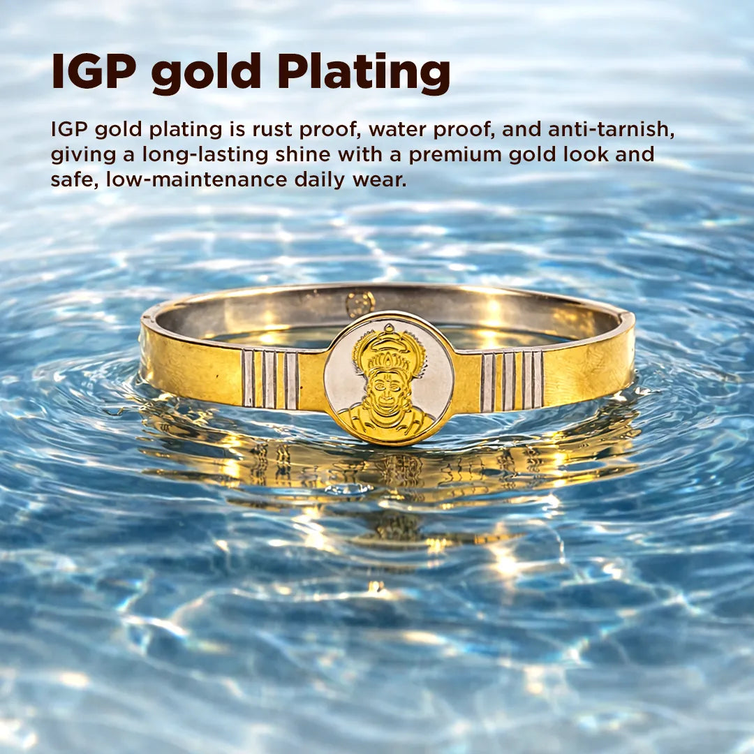 Gold bracelet with IGP gold plating in water, text about properties of IGP gold plating.
