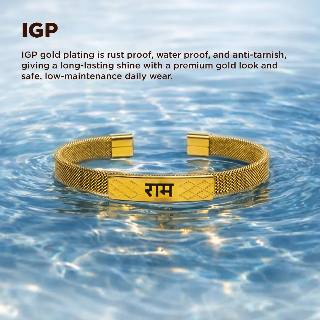 Gold bracelet with IGP gold plating in water, text about properties of IGP gold plating.
