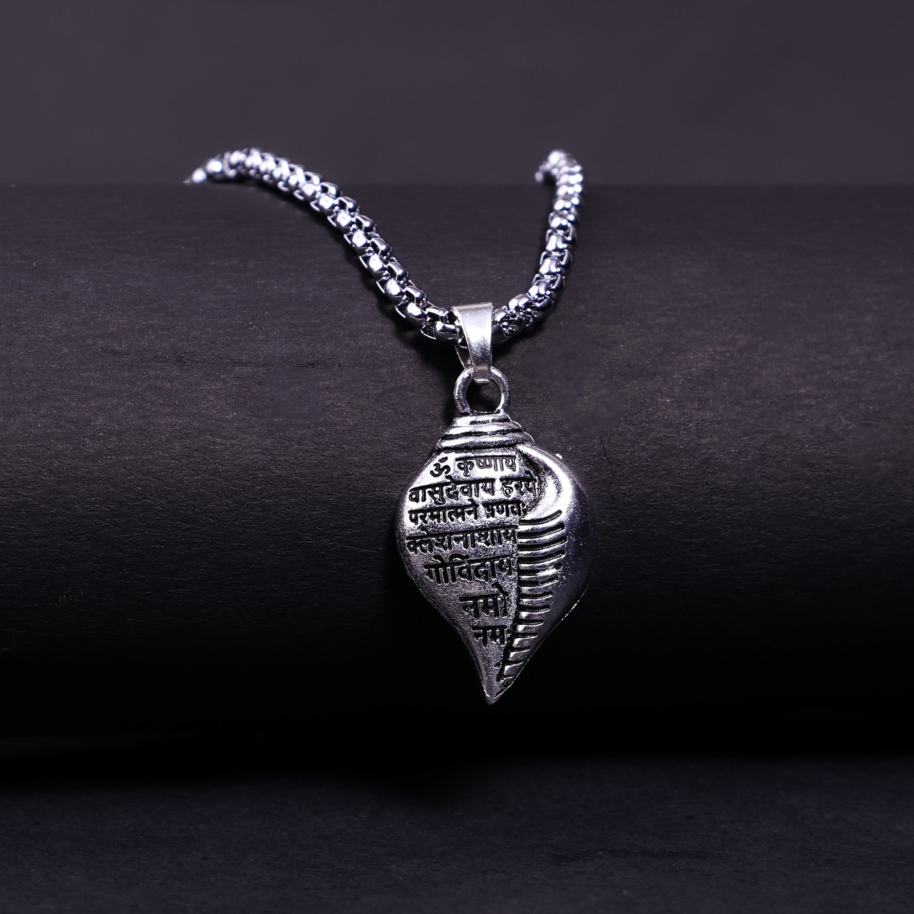 Krishna Vasudevaya Mantra Shankh Pendant - Abhimantrit