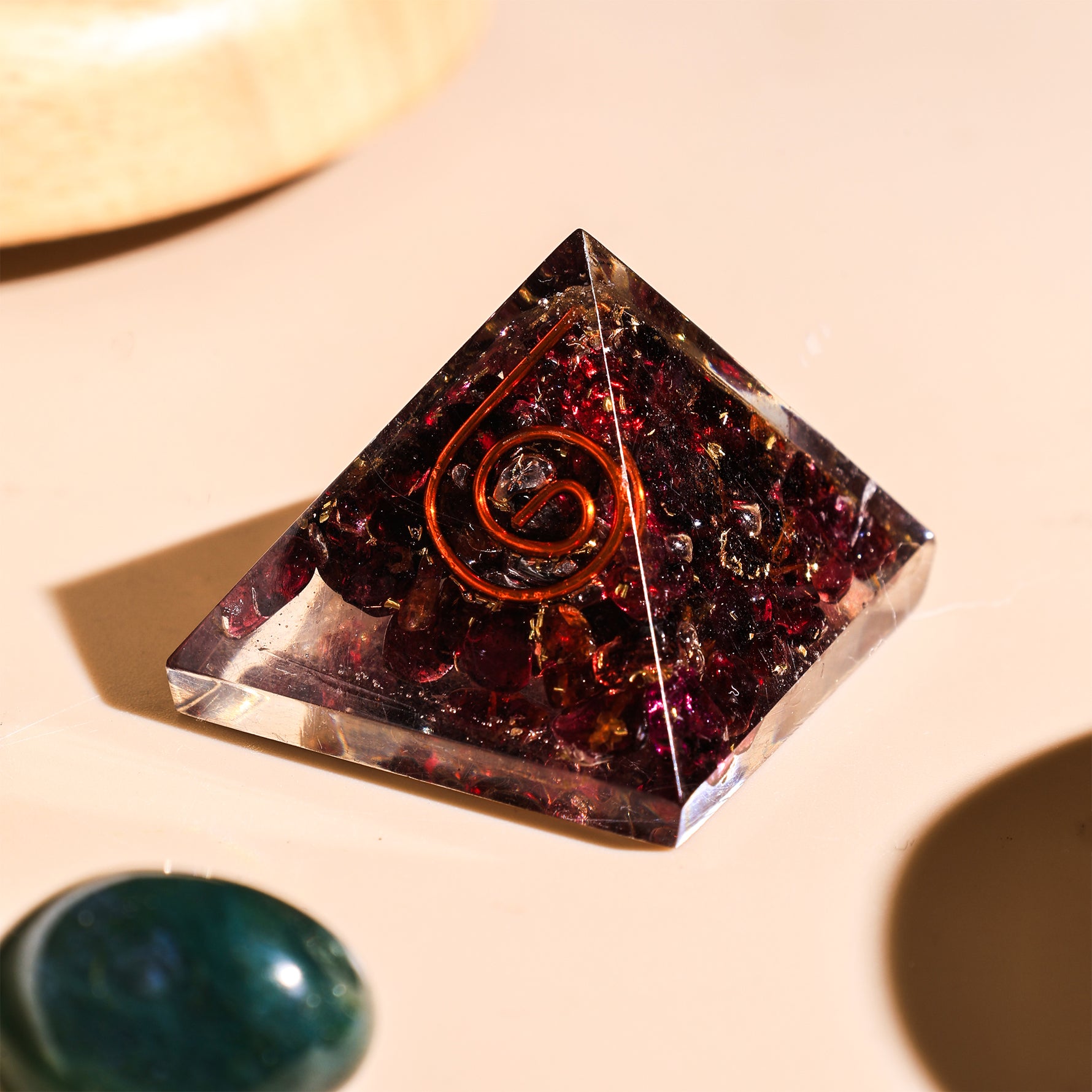 Garnet Pyramid - Abhimantrit