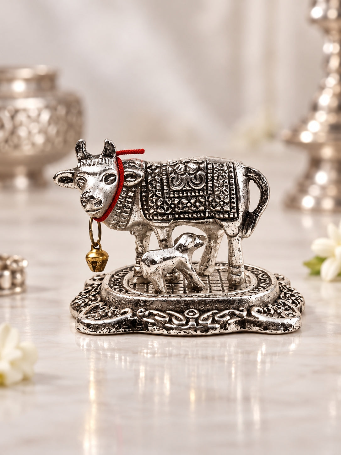 Chandra Prabha Kamdhenu Cow (German Silver)